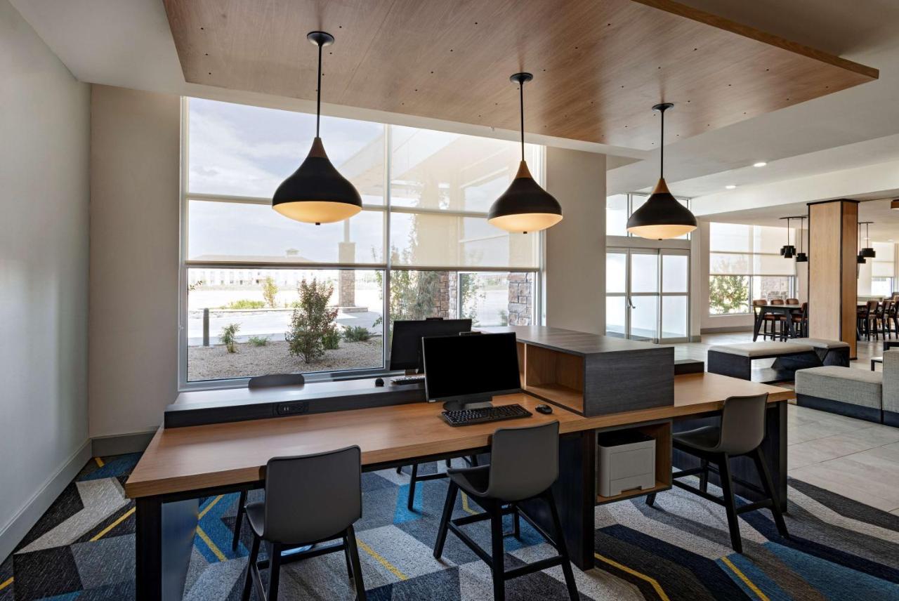 Hyatt House Carlsbad Hotel Exterior photo